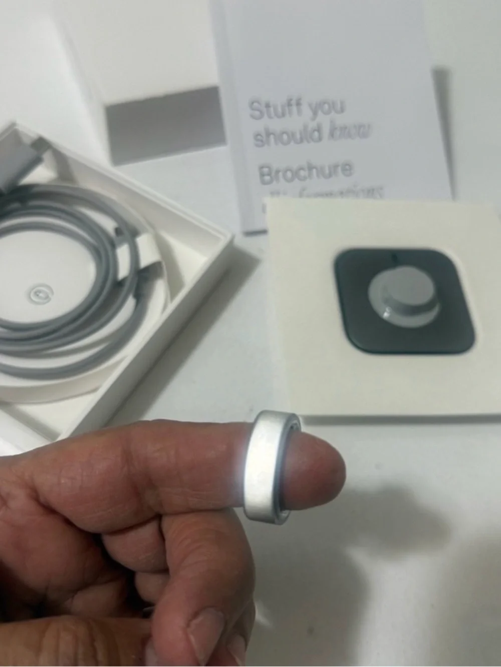 Smart ring, Oura Ring Generation 4, Size 7, silver brunch color New in the box
